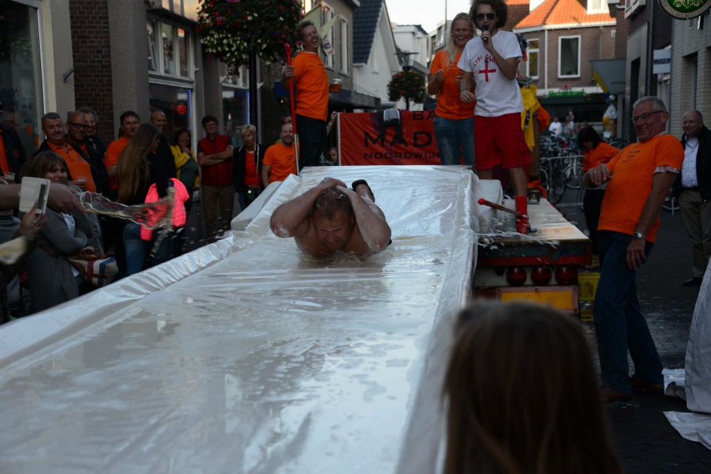 ../Images/Donderdag kermis 392.jpg